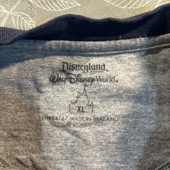 Men’s Walt Disney World T-Shirt. - Picture 3 of 7